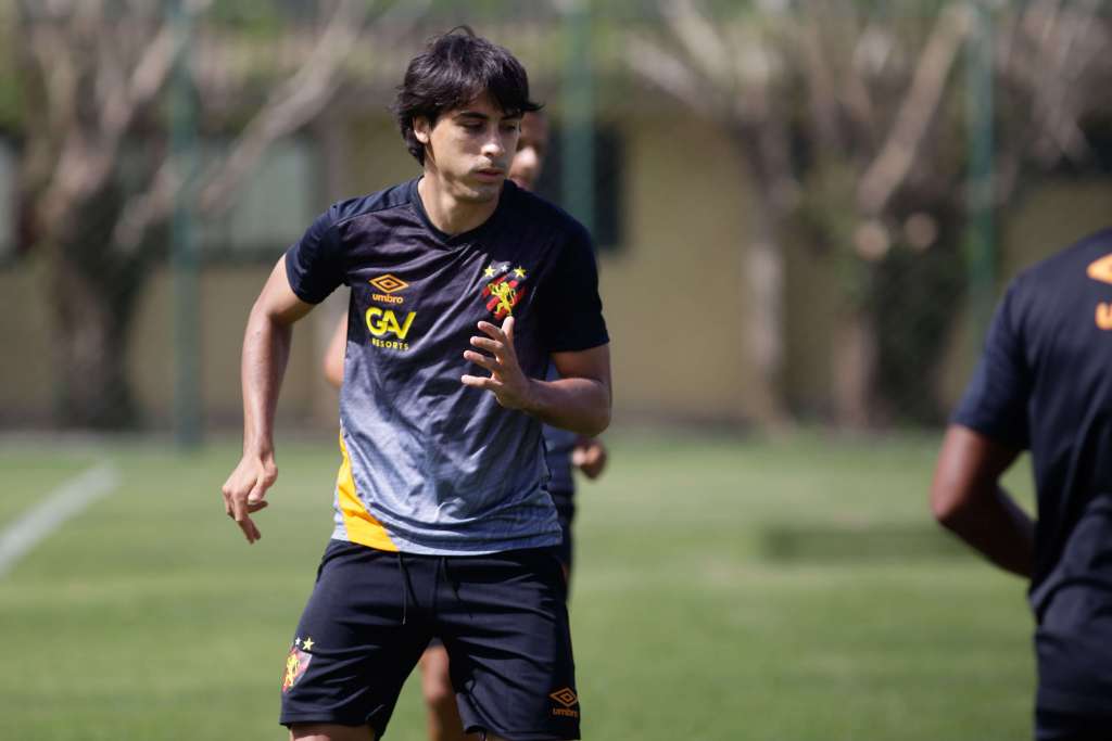 Ricardinho está regularizado e pode estrear pelo Sport