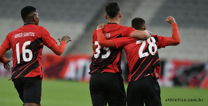 Athletico mereceu a vitória na Arena da Baixada