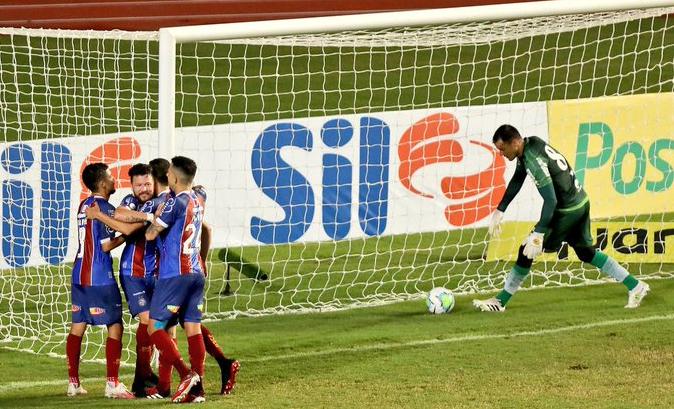 RODRIGUINHO sofreu o pênalti e converteu com cavadinha