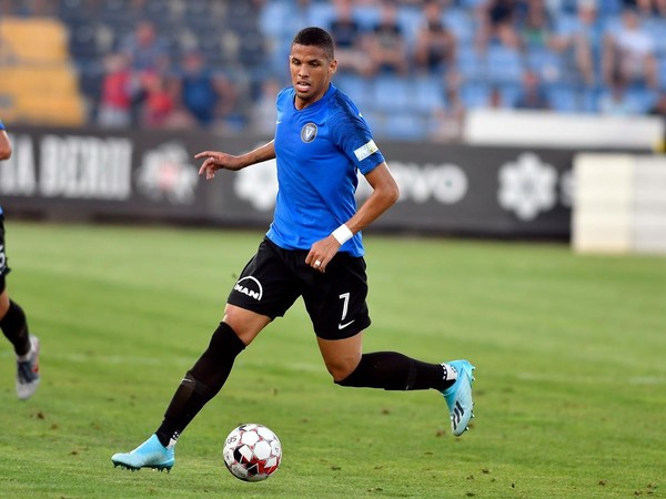 Filho de Rivaldo deixa futebol romeno para se aventurar na Polônia