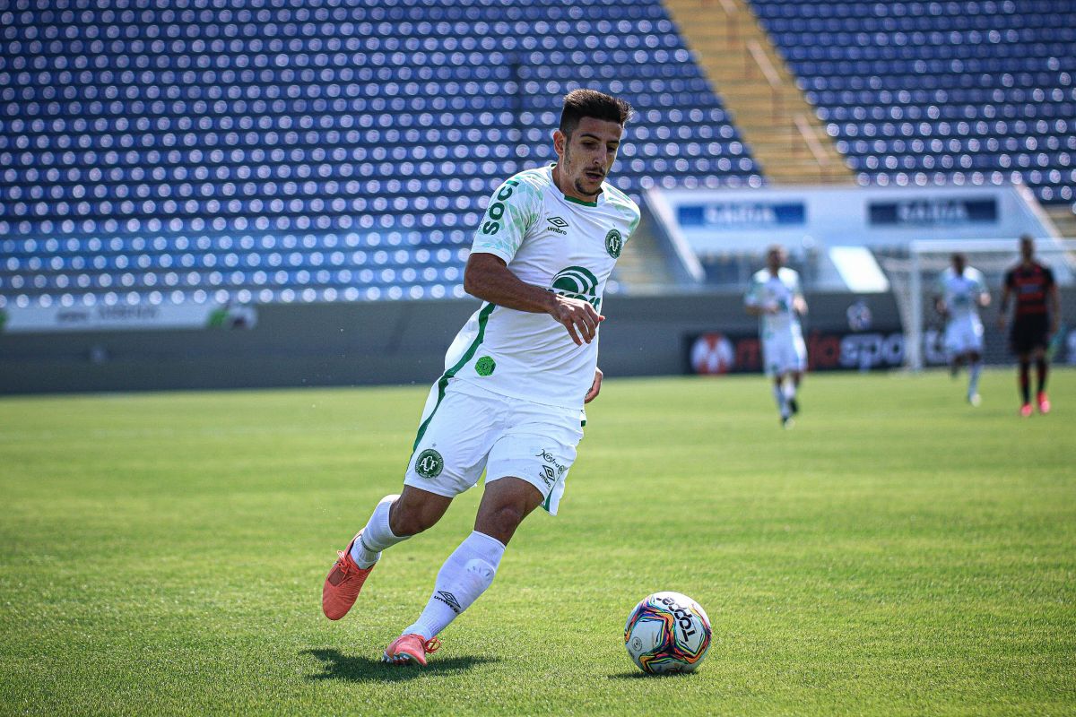 Série B: Ronei vê cobrança como normal e fala em ‘oportunidade única’ na Chape