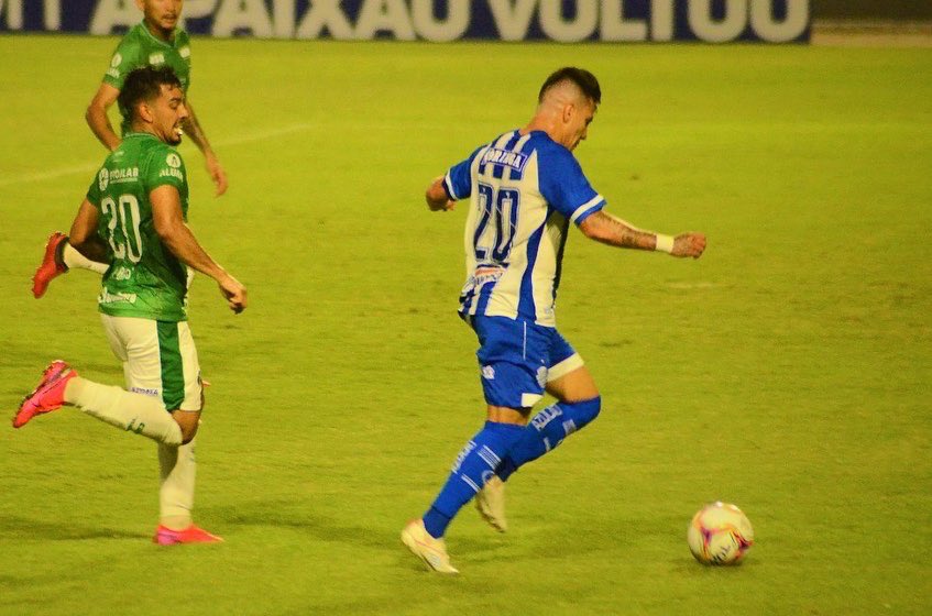 CSA confirma mais 2 casos no elenco, chega a 20 com covid e CBF nega adiar jogo