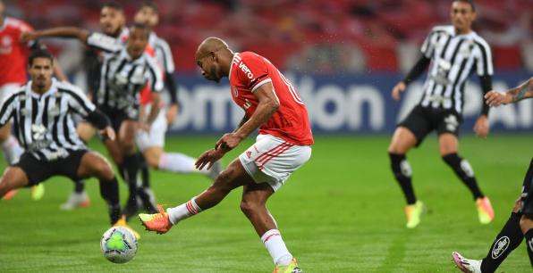 Internacional 2 x 0 Santos – Paolo Guerrero garante a segunda vitória seguida