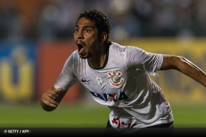 Série B: Zagueiro campeão mundial pelo Corinthians retorna ao Vitória