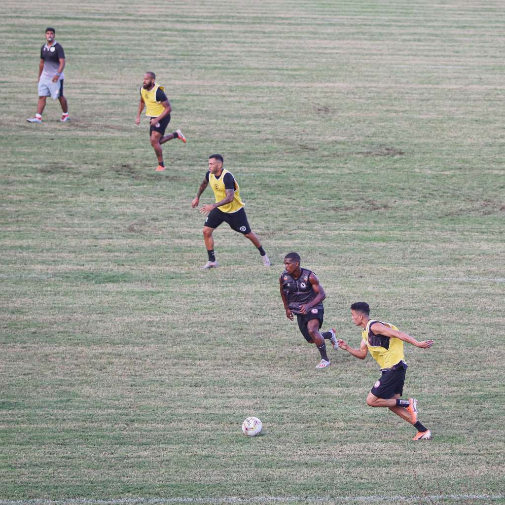 Jacuipense libera dois jogadores que estavam 'encostados' 