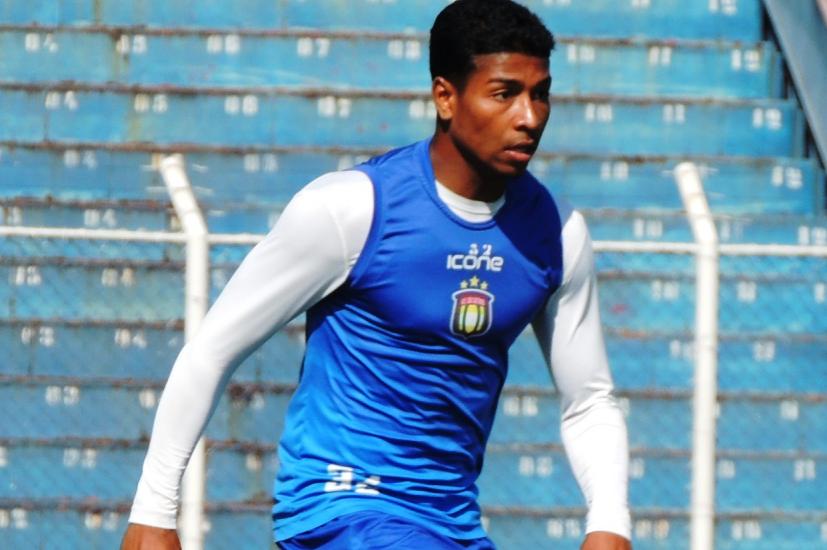 Paulista A2: Prata da casa vibra com titularidade no São Caetano: ‘Agarrei a chance’