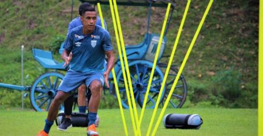 Série B: Lateral ex-Ponte analisa Avaí após dois jogos: ‘Me cobrei bastante’