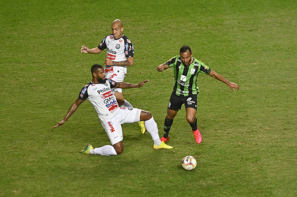 SÉRIE B: Paraná assume a liderança; Ponte e América-MG vacilam no fim