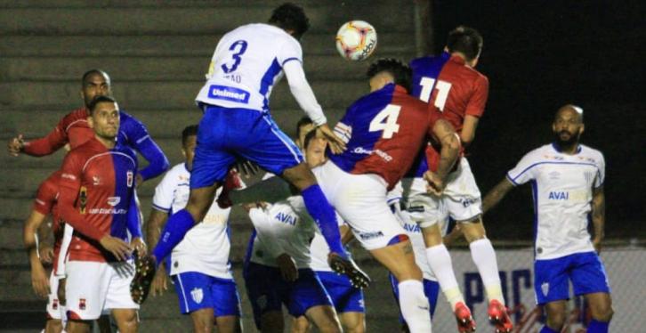 Paraná e Juventude fizeram jogo movimentado. Foto: Rui Santos