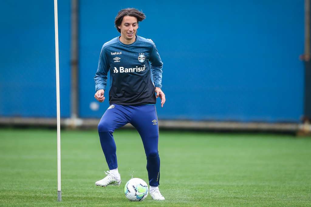 Com titulares de volta, Grêmio recebe o Corinthians para ampliar invencibilidade