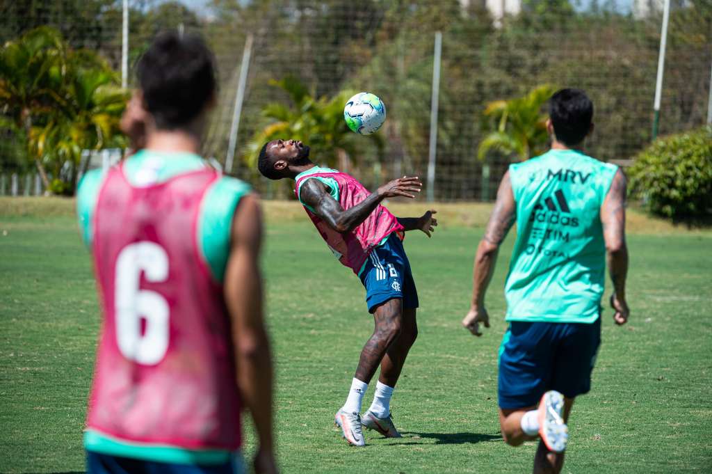 Sem Rafinha e pressionado, Fla revê conceitos e busca se reerguer no Brasileirão