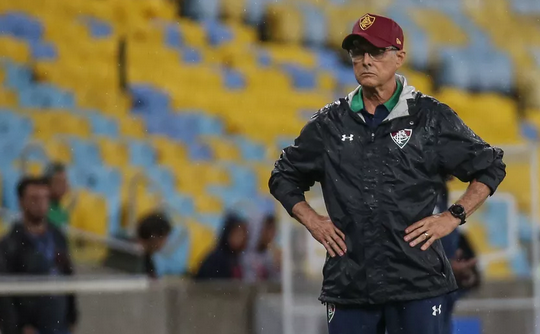 Técnico que ficou 38 dias no Fluminense entra na Justiça e cobra quase R$ 2 milhões