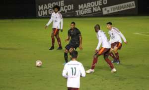 Criciúma 3 x 1 Boa Esporte - Tigre vence a primeira na Série C e encosta na liderança