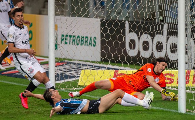 Cássio celebra êxito em novo duelo com Diego Souza e valoriza ponto somado