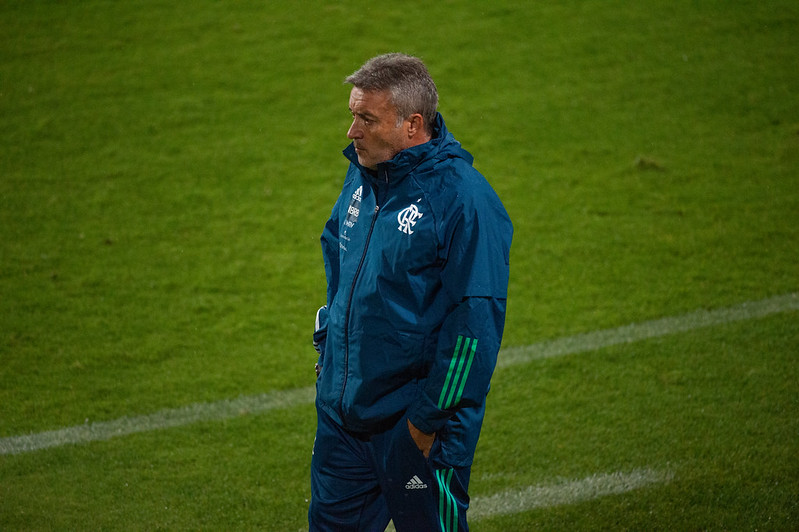 Técnico exalta atuação de ‘verdadeiro Flamengo’ e diz: “Primeira de muitas vitórias”