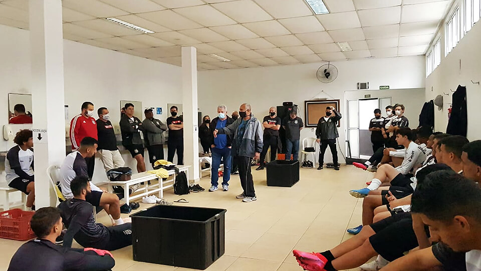 Série B: Diretoria da Ponte faz nova reunião com elenco após protesto