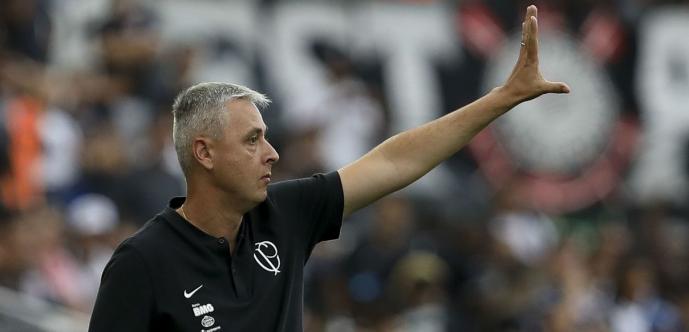 Irritado com juiz e expulso, Tiago Nunes fica fora do banco corintiano na quarta