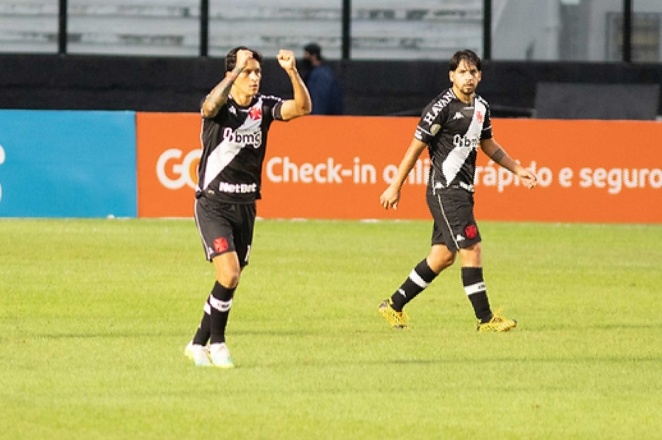 Com 2 gols de Cano, Vasco supera São Paulo e ganha a segunda no Brasileirão