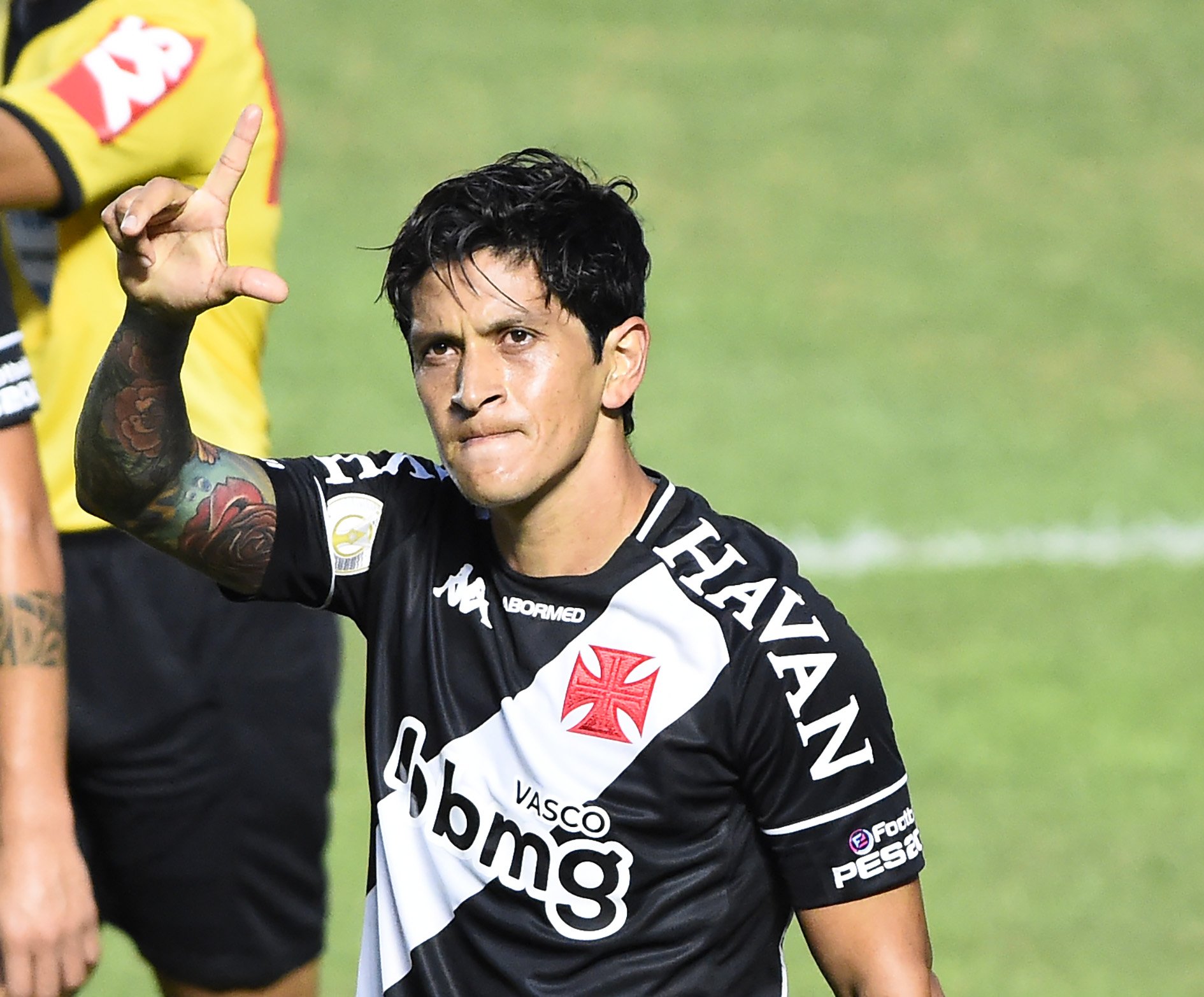 Mesmo marcando dois gols, atacante divide méritos com companheiros do Vasco