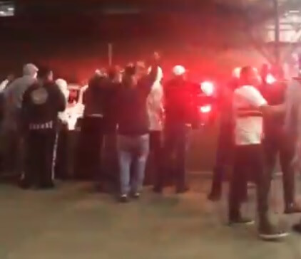 Delegação do São Paulo é recepcionada com protesto no aeroporto