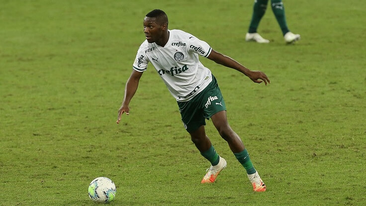 Indicado por Jesus, volante do Palmeiras entra na mira do Benfica