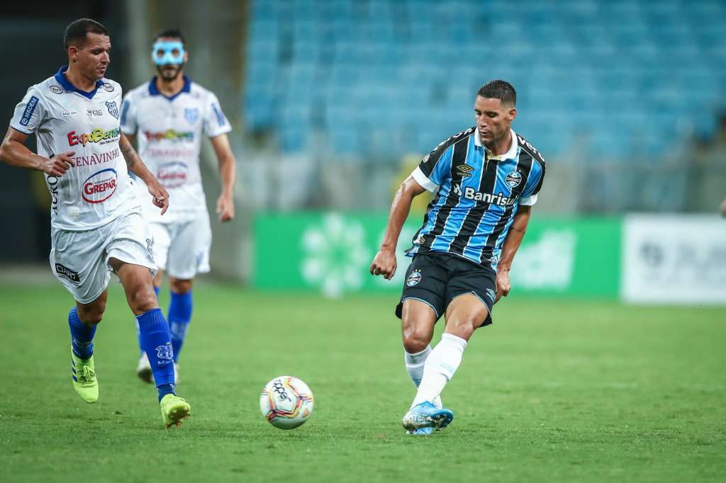 Thiago Neves com a camisa do Grêmio