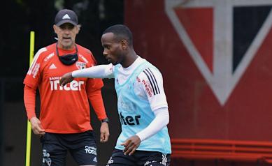 Treino do São Paulo tem retorno de Hernanes e baixa de Vitor Bueno