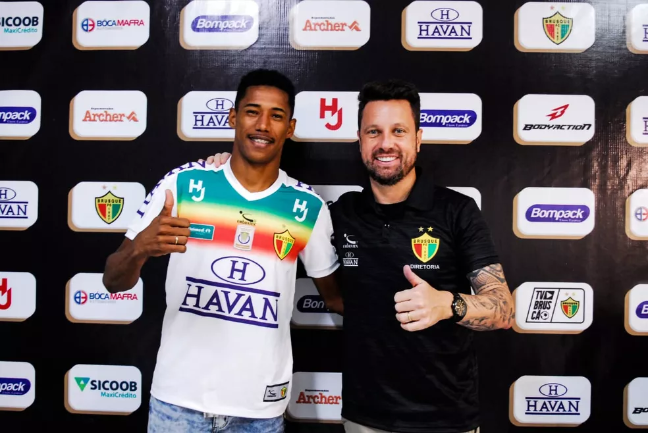 Série C: Brusque contrata artilheiro do Baiano e atacante de rival do Catarinense