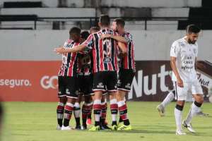 Santa Cruz 3 x 2 Treze - Coral leva gol olímpico, mas faz 2 no fim e vence na Série C