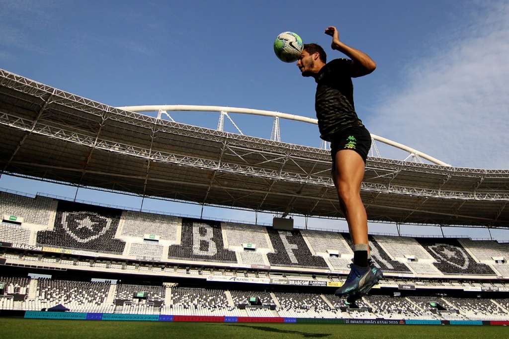 Sem vencer, Botafogo estreia em casa no Brasileirão e quer surpreender