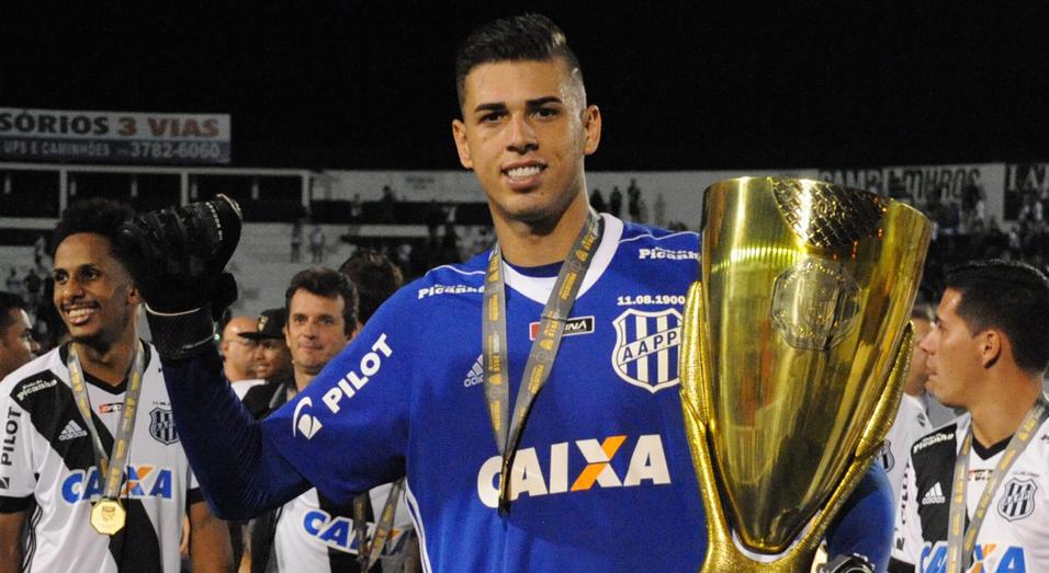 Gigante europeu mira contratação do goleiro Ivan, da Ponte Preta