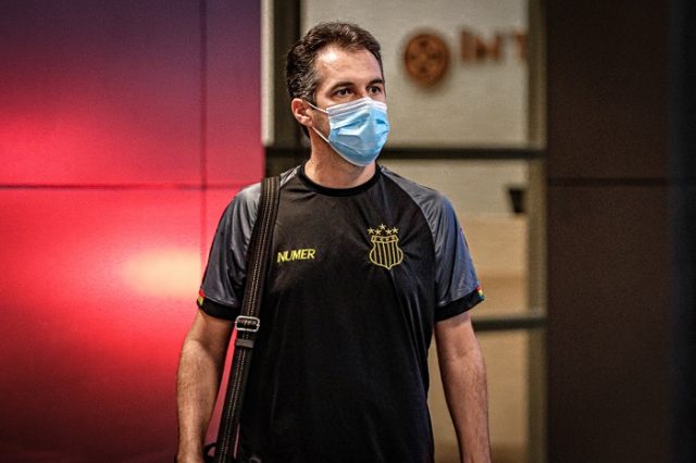 CBF adia mais um jogo da Série B por conta de covid-19 entre jogadores