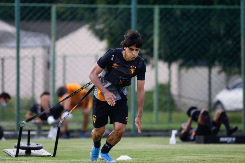 O volante Ricardinho pode ser uma das novidades do Sport (Foto: Site Oficial Sport)