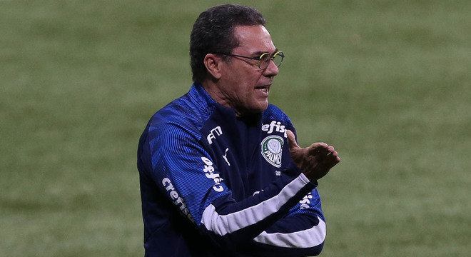 Após vitória, Luxemburgo diz não se preocupar com cobrança: ‘O Palmeiras é assim’