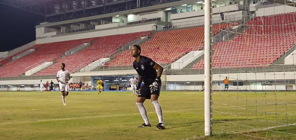 Goleiro Bruno em jogo pelo Rio Branco. Foto: Ecimairo Carvalho