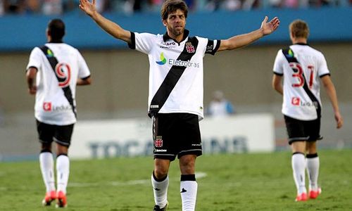 Ídolo do Vasco manda mensagem para criança de 10 anos após aborto