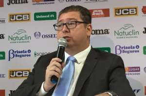 Com portões fechados, torcedores de time do Paulista A2 invadem estádio e protestam