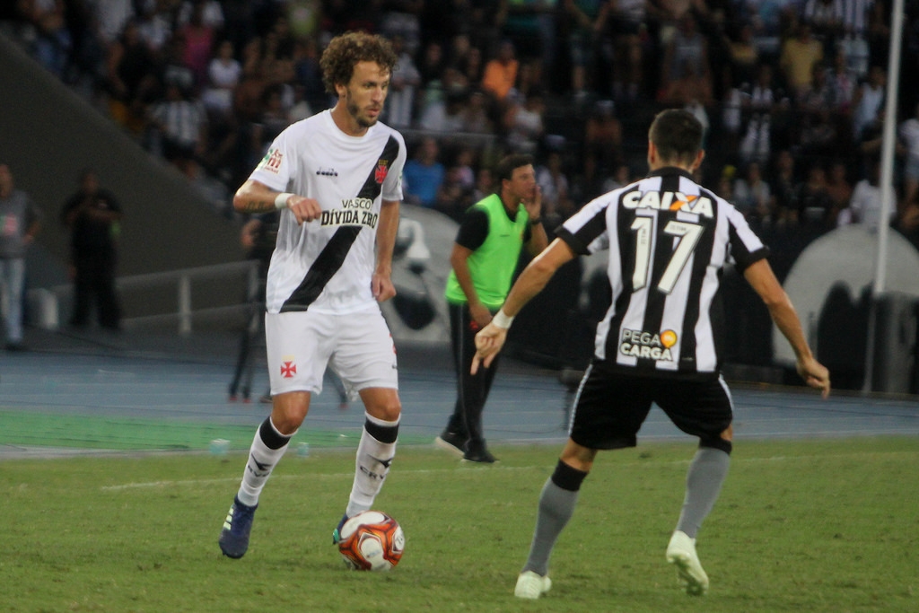 Rafael Galhardo quer rescindir contrato com Vasco e pede R$ 2 milhões na Justiça