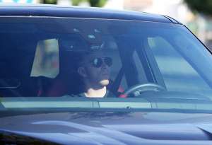 Após bater Ferrari, meia da seleção ficará 8 meses sem poder dirigir