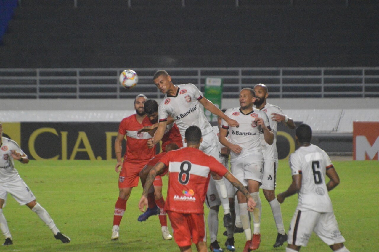 CRB x Vitória – Confronto direto por uma vaga no G4