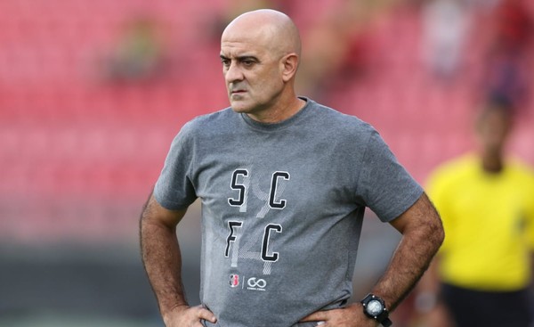 Após reproduzir falar homofóbicas, técnico do Santa: “Só não erra quem é perfeito”