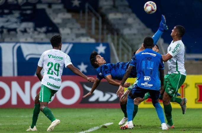 CRUZEIRO perdeu série invicta diante da Chapecoense