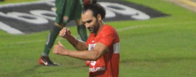 Léo Gamalho: 6 gols em 5 jogos e 14 na temporada. Foto: Gustavo Henrique - CRB