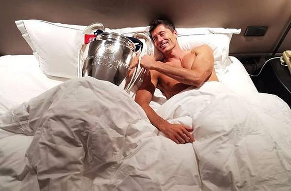 Artilheiro, campeão e 