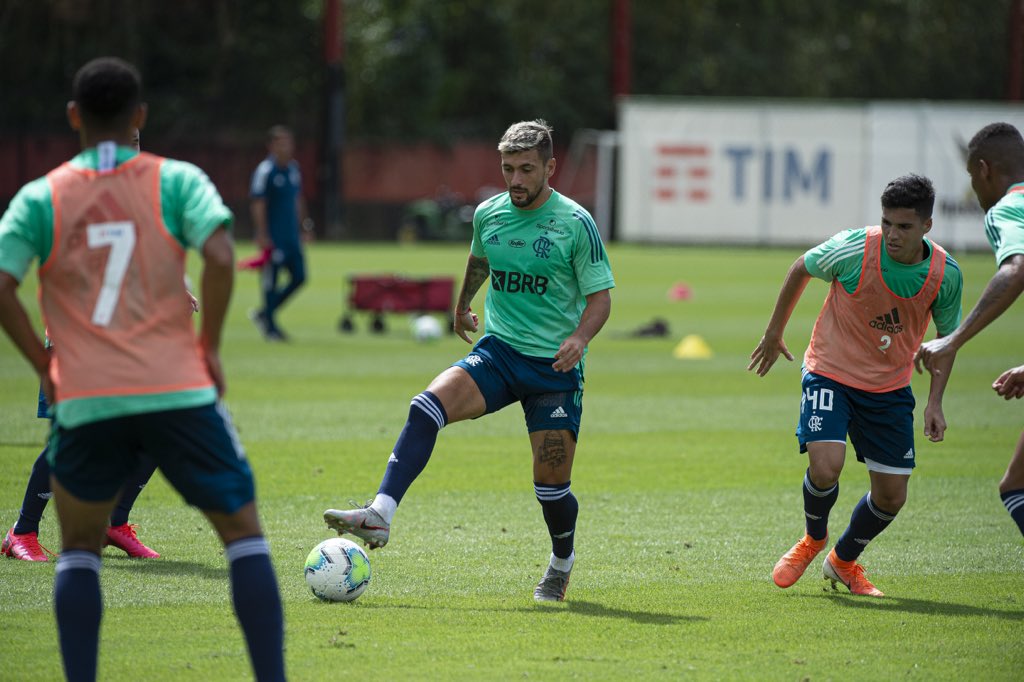 Braz garante ‘tranquilidade’ e ‘paz’ para Domènec trabalhar no Flamengo