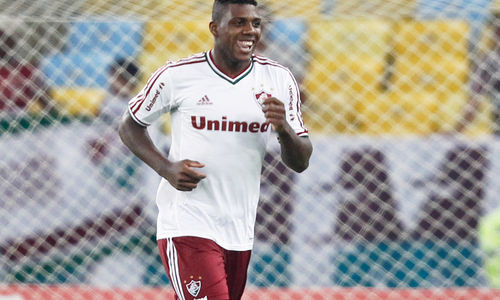 Série C: Santa Cruz acerta com ex-zagueiro de Fluminense e Náutico