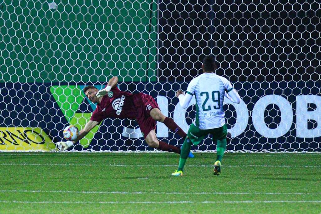 João Ricardo brilhou contra Guarani