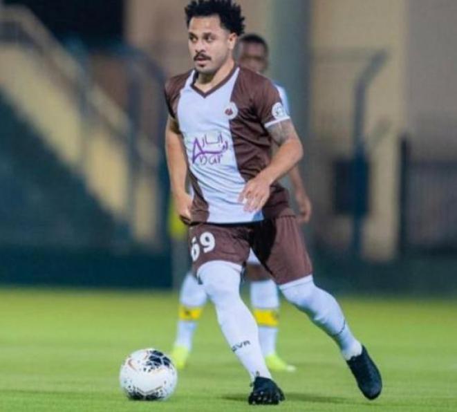 Arábia: Time de brasileiro goleia e meia chega a nona assistência na temporada
