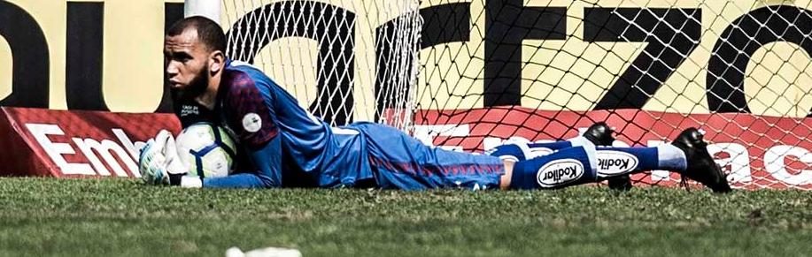 Justiça nega pedido de rescisão contratual e mantém vínculo de goleiro com Santos