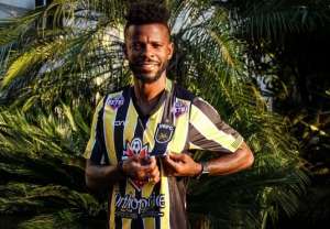 Campeão brasileiro pelo Flamengo é detido durante treino de time da Série C